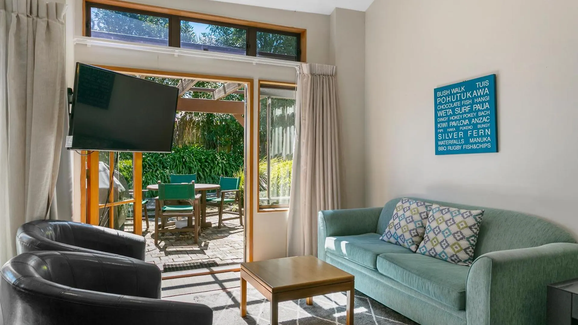 Cascades Lakefront Motel Taupo
